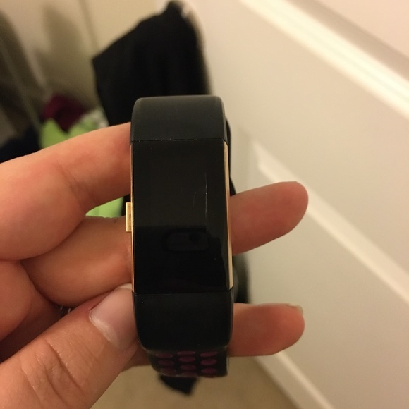 Fitbit - Picture 3 of 4